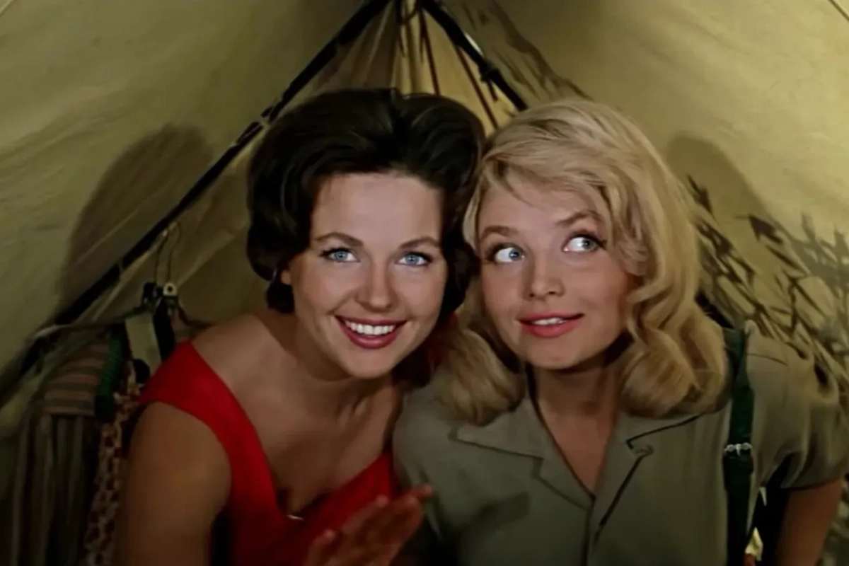 «Три плюс два», фильм по сценарию Сергея Михалкова о туристах. Неужели запретят даже фильм по сценарию Сергея Михалкова? Фото © Фильм «Три плюс два», режиссёр Генрих Оганесян, сценарист Сергей Михалков / Kinopoisk