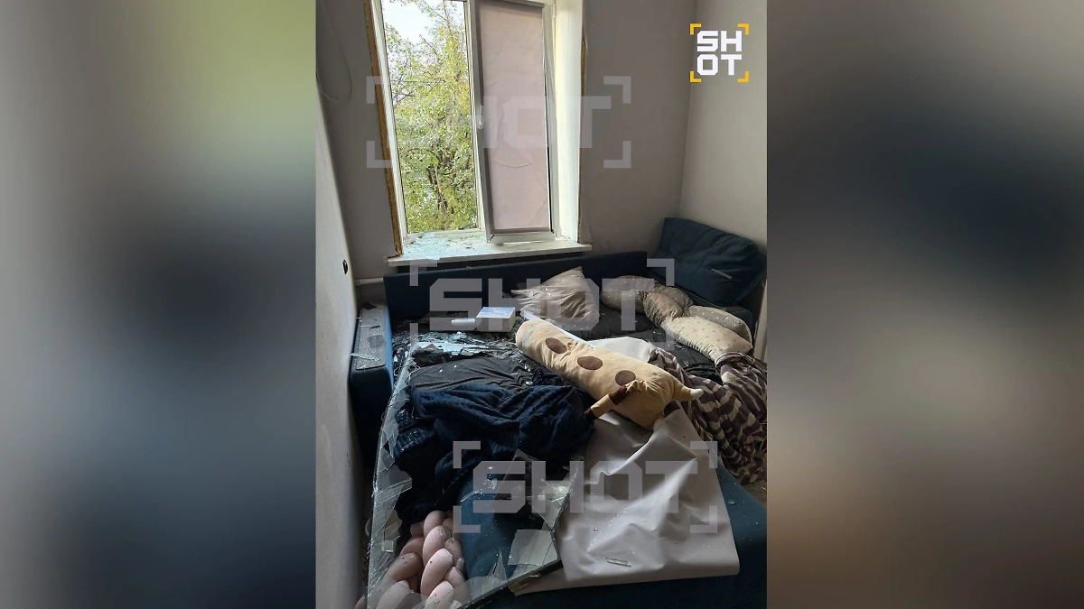 В домах в центре Воронежа выбиты окна. Фото © Telegram / SHOT