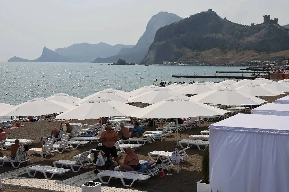 На черноморских курортах в августе 2025 года будет сохраняться жара. Фото © ТАСС / Сергей Мальгавко