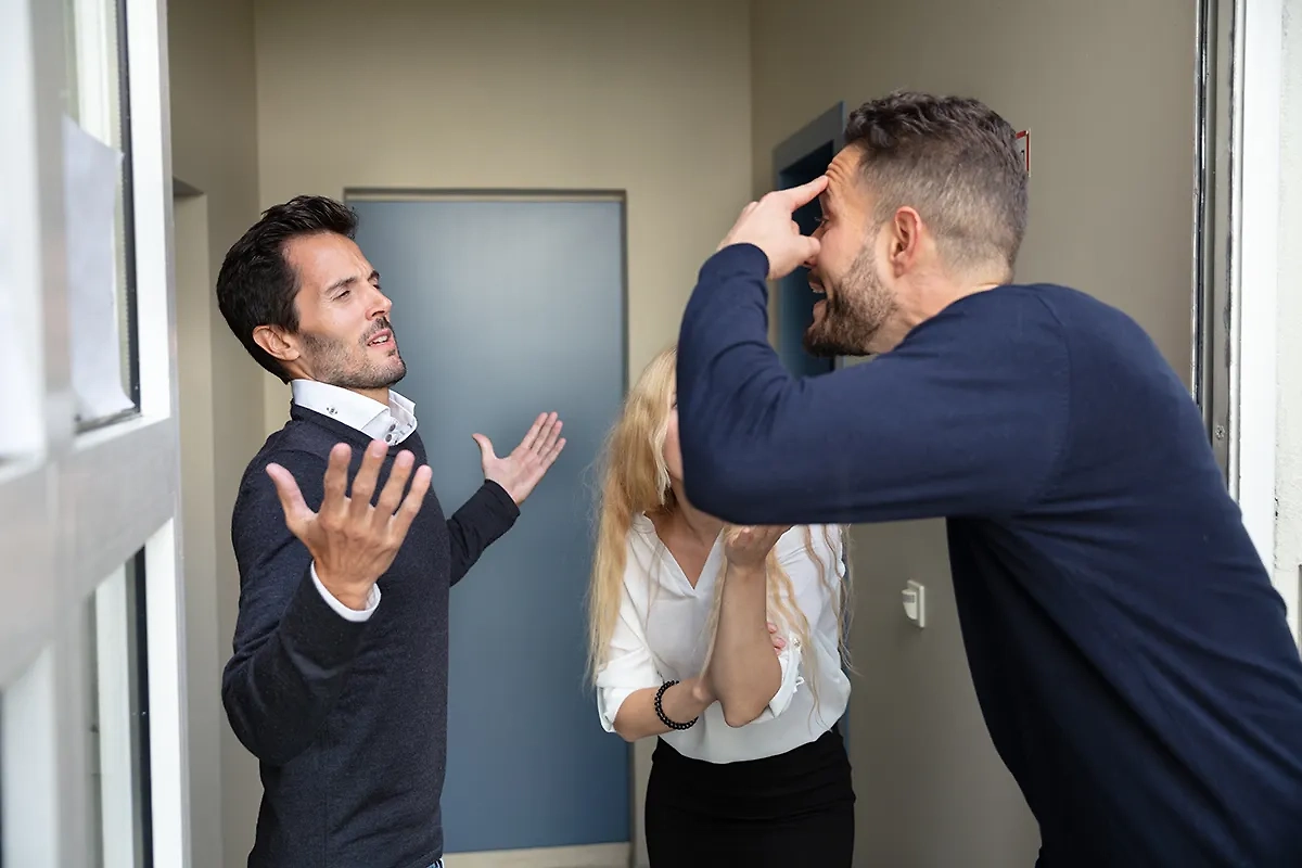 Как понять, что ваш сосед может быть опасен для окружающих. Фото © Shutterstock / FOTODOM / Andrey_Popov