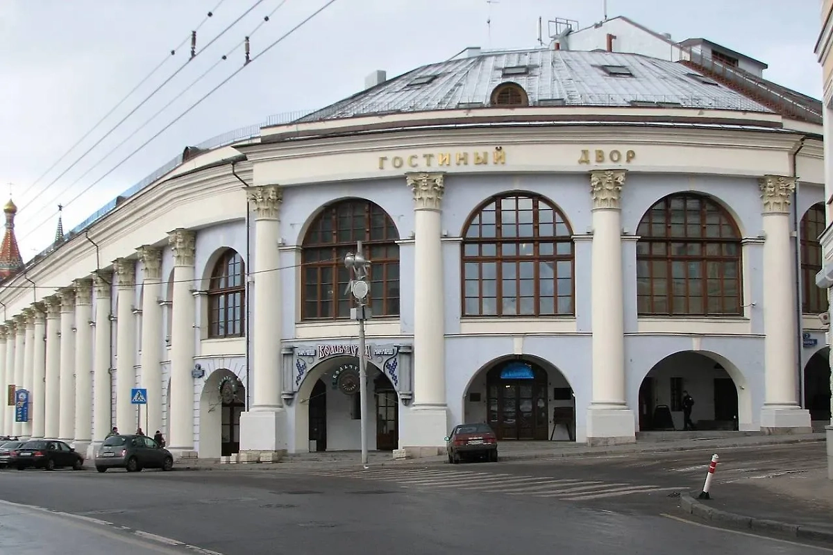 Старый Гостиный двор. Фото © Wikipedia / Kmorozov