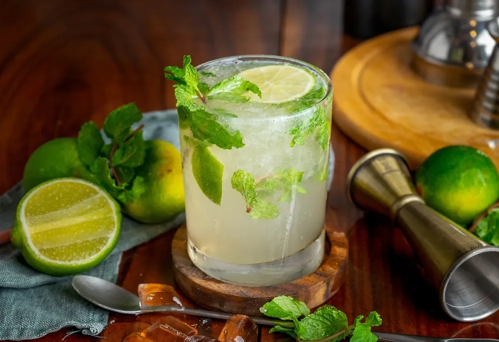 Уже классический безалкогольный мохито. Фото © Shutterstock / FOTODOM / sotheara
