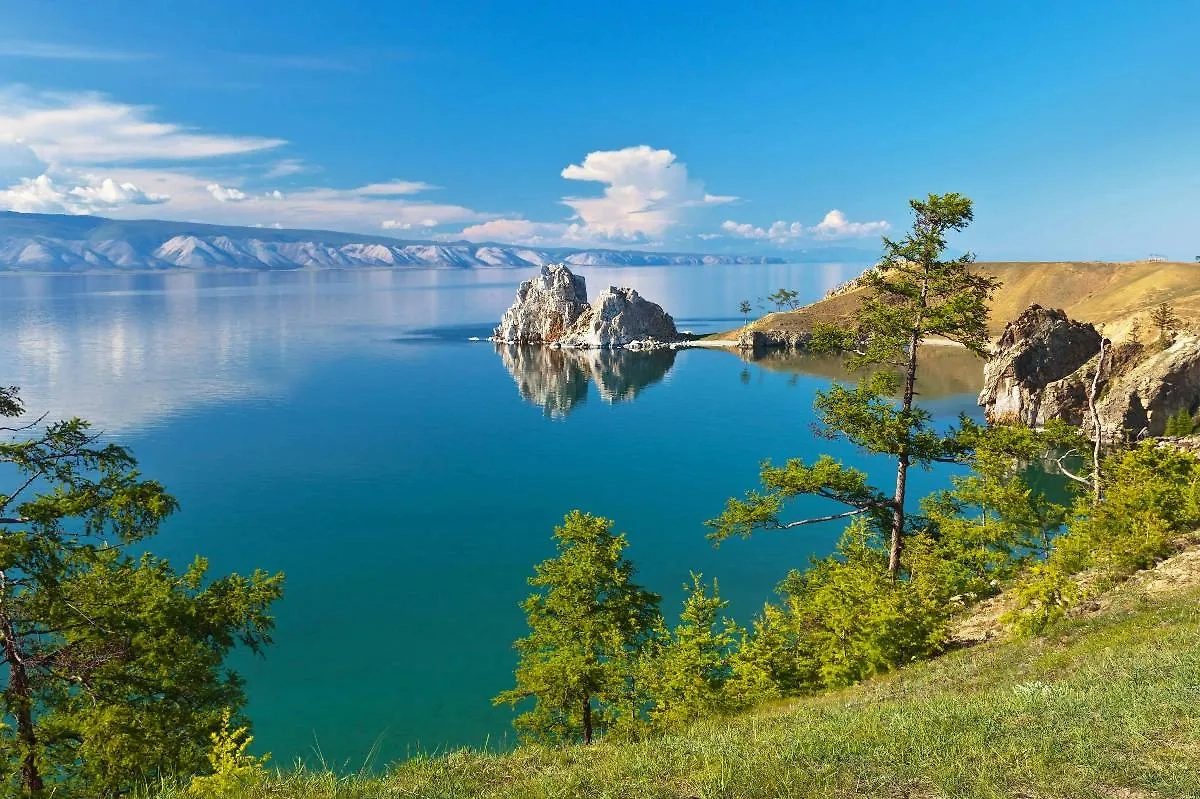 На Байкале можно провести отпуск бюджетно. Фото © Shutterstock / FOTODOM / Katvic