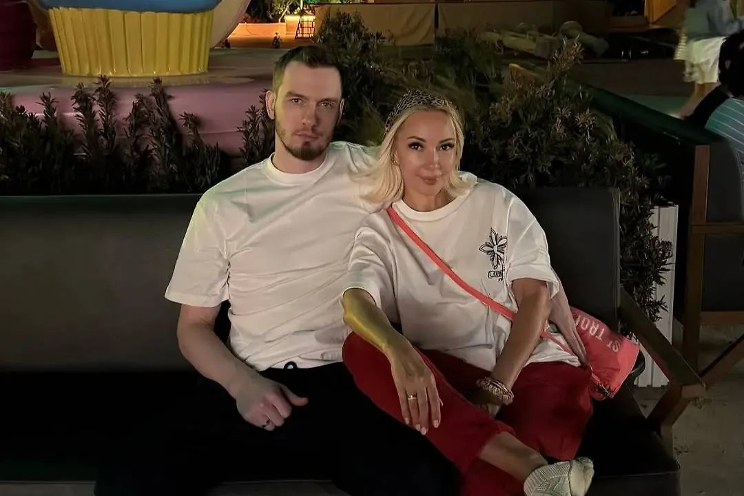 Семейное счастье хоккеиста и его жены-телеведущей теперь под угрозой. Фото © Instagram (признан экстремистской организацией и запрещён на территории Российской Федерации) / igor_makarov