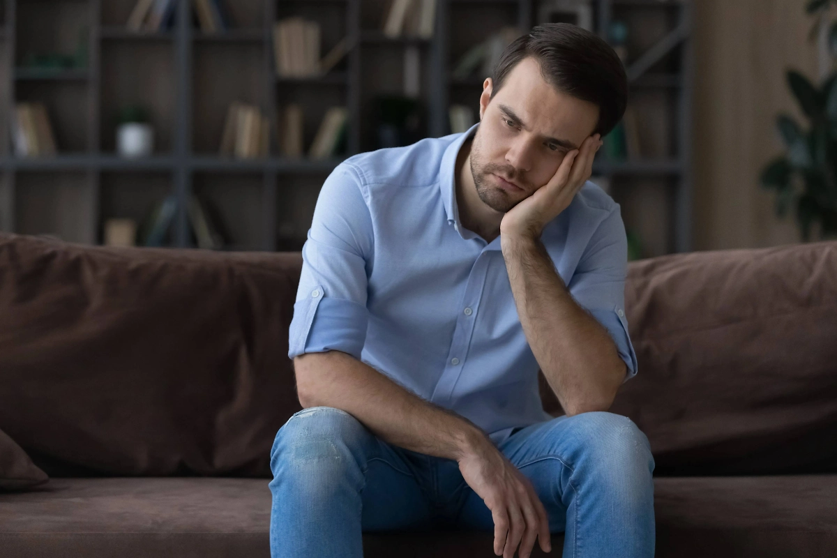 Как мужчины переживают расставание с бывшими девушками. Фото © Shutterstock / FOTODOM / fizkes