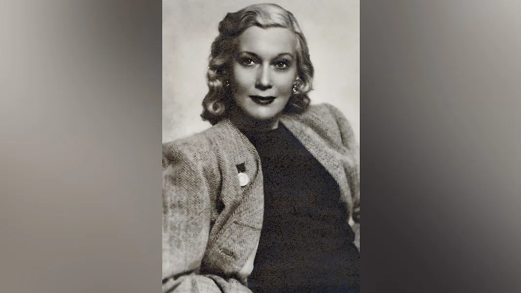 Как завтракали звёзды СССР: меню Орловой и других. Фото © Wikipedia / 1945