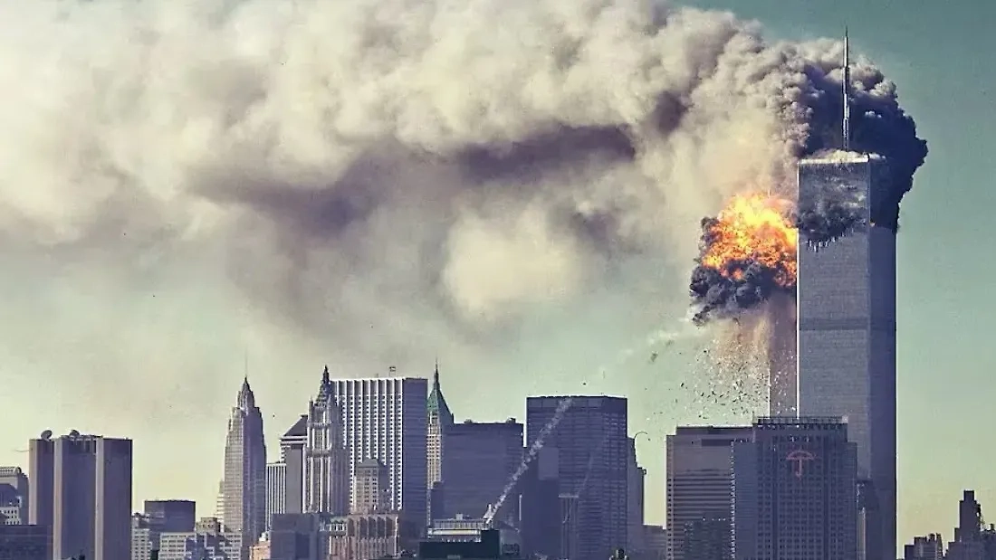 После террористических атак были разрушены башни-близнецы, а 11 сентября 2001 года как раз был ретроградный Меркурий. Фото © YouTube / One Moment!