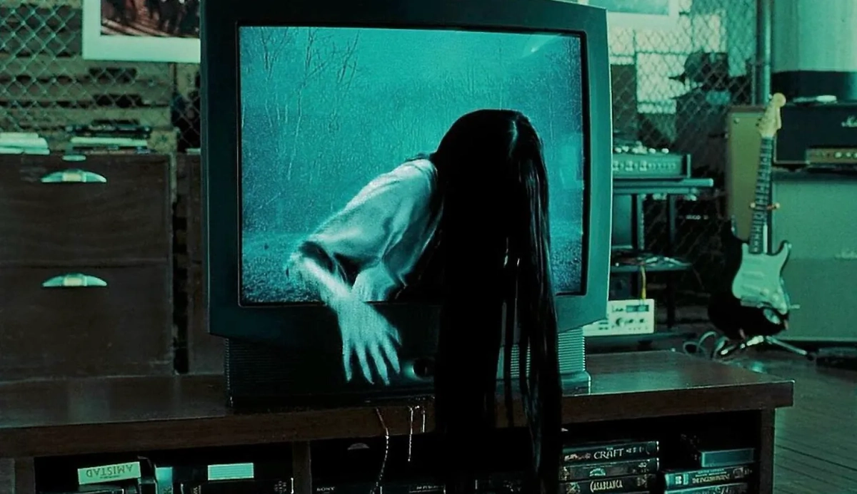 Необъяснимые смерти и травмы на съёмках знаменитых хорроров. Фото © Кадр из фильма «Звонок», режиссёр Гор Вербински, сценарист Эрен Крюгер / Kinopoisk