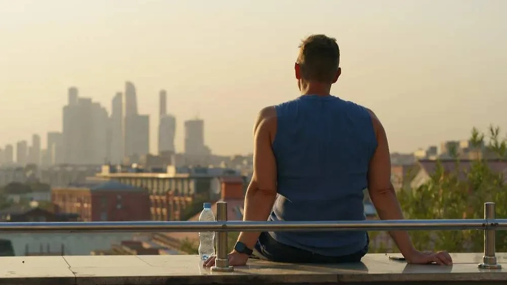 Магнитные бури в августе по часам ещё не известны. Но как вести себя в Москве, уже понятно. Метеозависимые люди — не симулянты. Им реально плохо. Фото © Shutterstock / FOTODOM / YuryKara