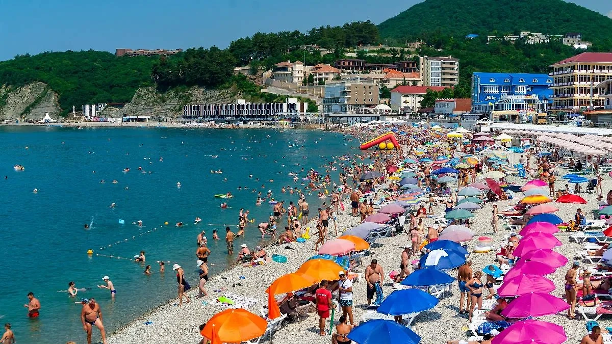 Погода на июль 2025: курорты России и температура воды в июле. Фото © Shutterstock / FOTODOM / skimin0k