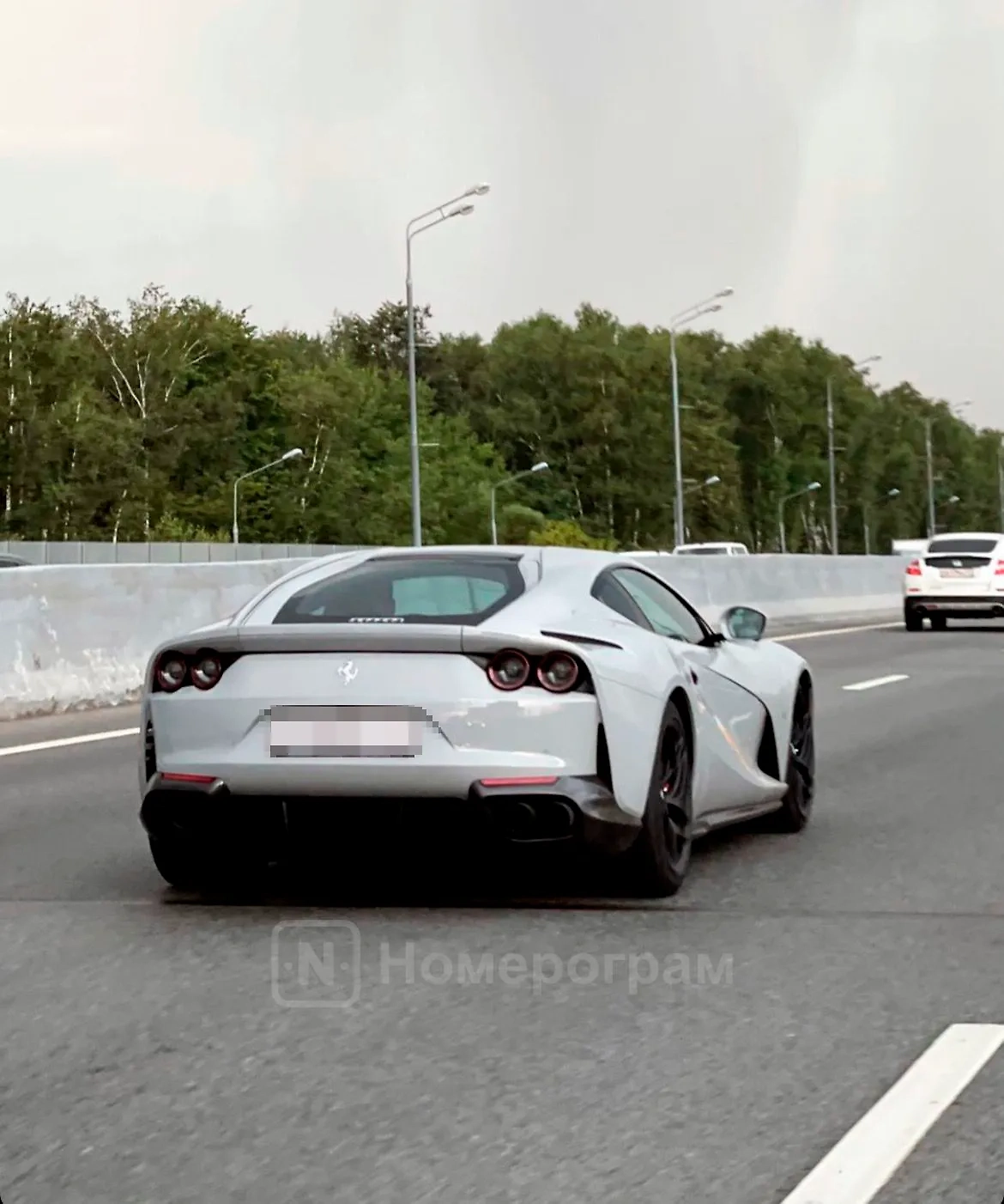 Ferrari 812 Superfast. Фото © nomerogram.ru