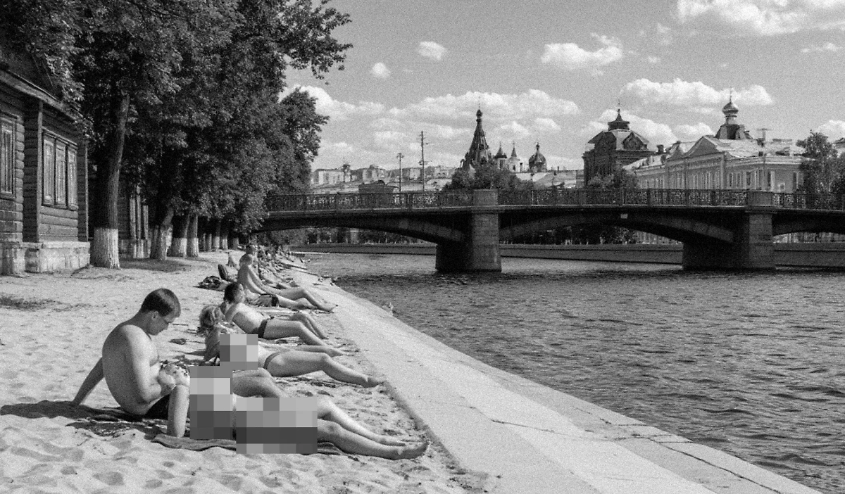 Пляжи в районе Якиманки в те годы не считались каким-то элитным местом — просто обычный район старой Москвы. Фото © «Шедеврум»