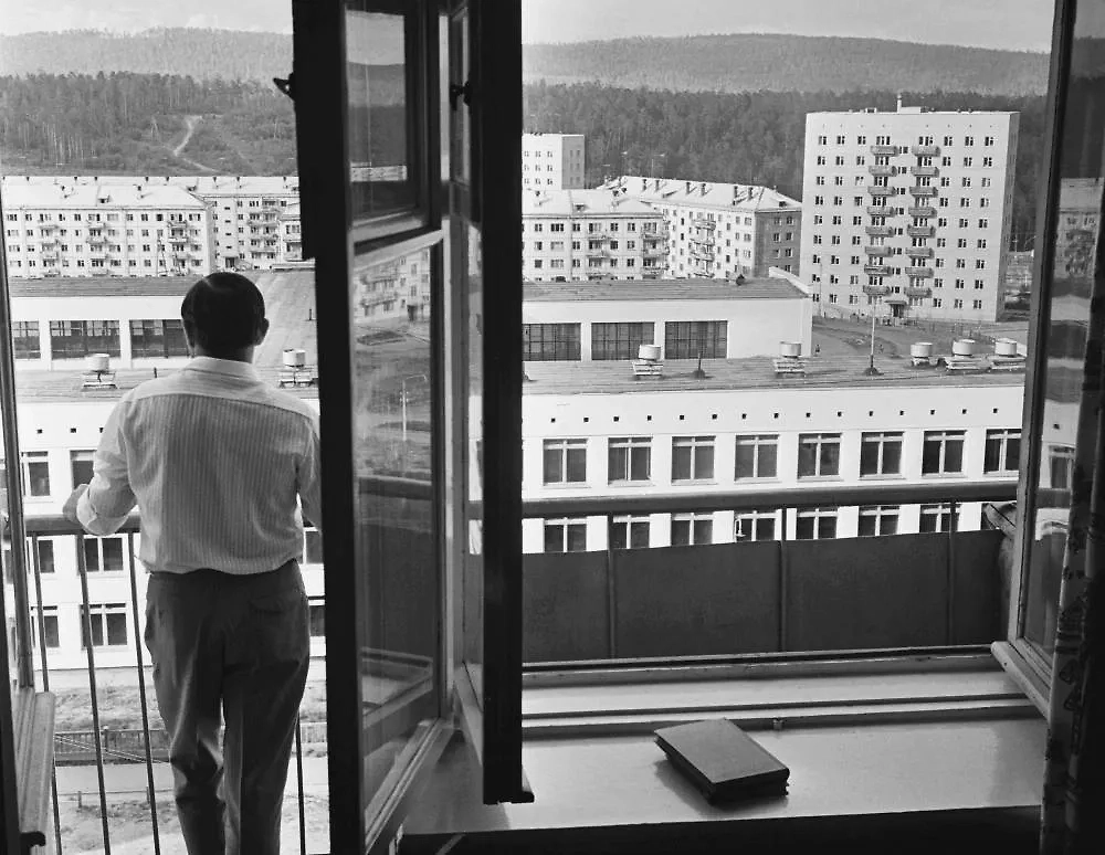 Проветривать помещения тоже надо правильно. Именно так есть шанс не пустить в дом жару. Фото © ТАСС / Брюханенко 