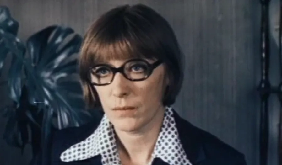 «Не болит голова у дятла» — это детская мелодрама Динары Асановой. Фото © Кадр из фильма «Не болит голова у дятла», режиссёр Динара Асанова, сценарист Юрий Клепиков/ Kinopoisk