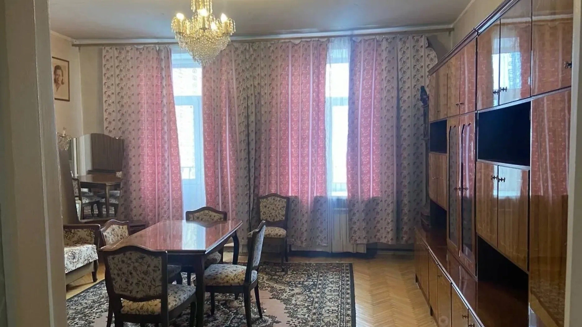 Людмила Телень в спешке продаёт квартиру. Фото © cian