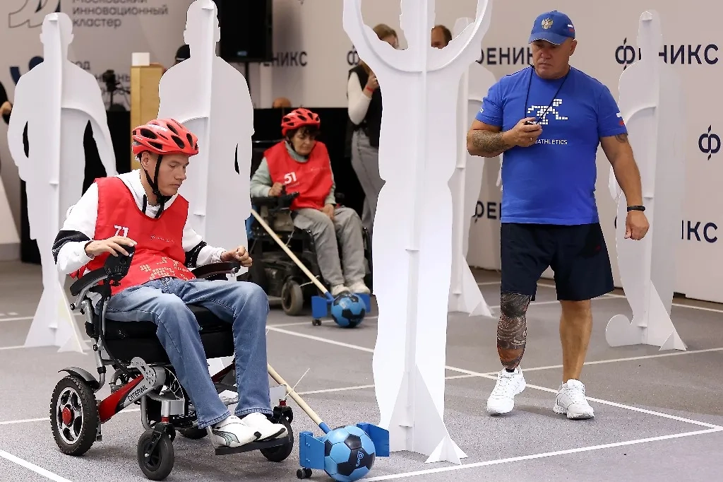 Инвалиды соревнуются в скорости и ловкости с помощью бионических протезов