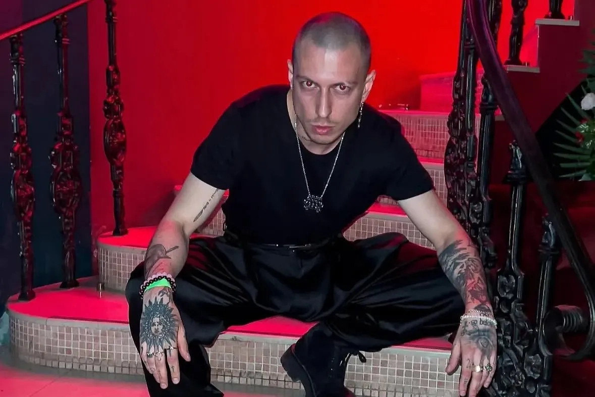 Почему Артём Краснов покинул «Битву сильнейших» 2 сезон? Фото © Instagram (признан экстремистской организацией и запрещён на территории Российской Федерации) / artemred_