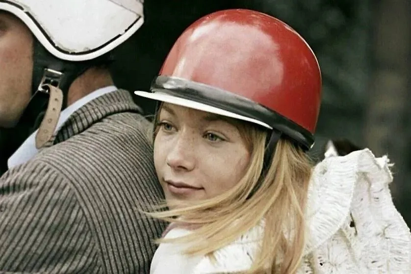 «Романс о влюблённых» — это уже лёгкая музыкальная двухсерийная мелодрама.  Фото © Кадр из фильма «Романс о влюблённых», режиссёр Андрей Кончаловский / Kinopoisk