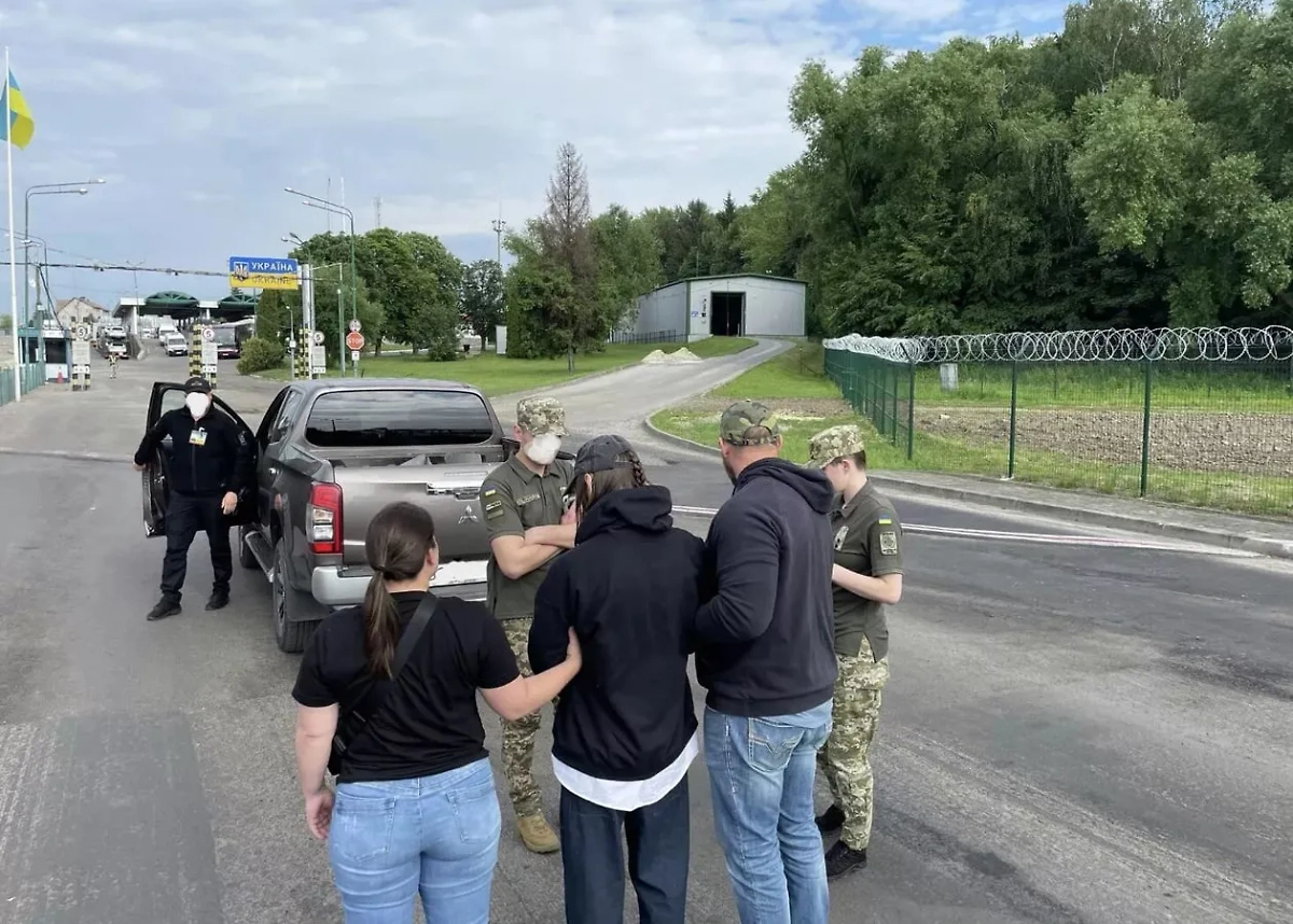 Депортация украинских беженцев из США. Обложка © U.S. Immigration and Customs Enforcement/X