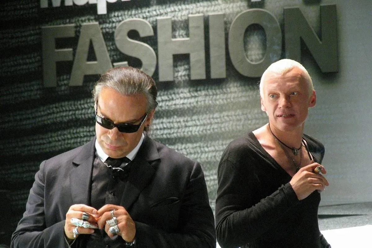 В фильме «Глянец» Андрей Кончаловский рефлексирует на тему шикарных нулевых. Фото © «Глянец», режиссёр Андрей Кончаловский / Kinopoisk