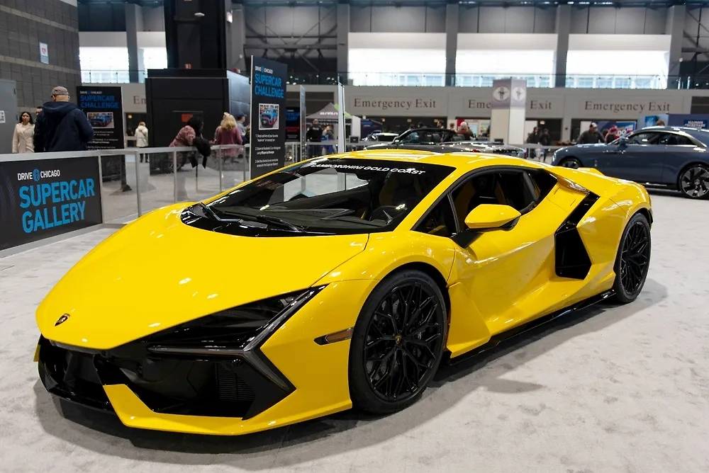 Lamborghini Revuelto. Фото © Shutterstock / FOTODOM / OlhaSemeniv
