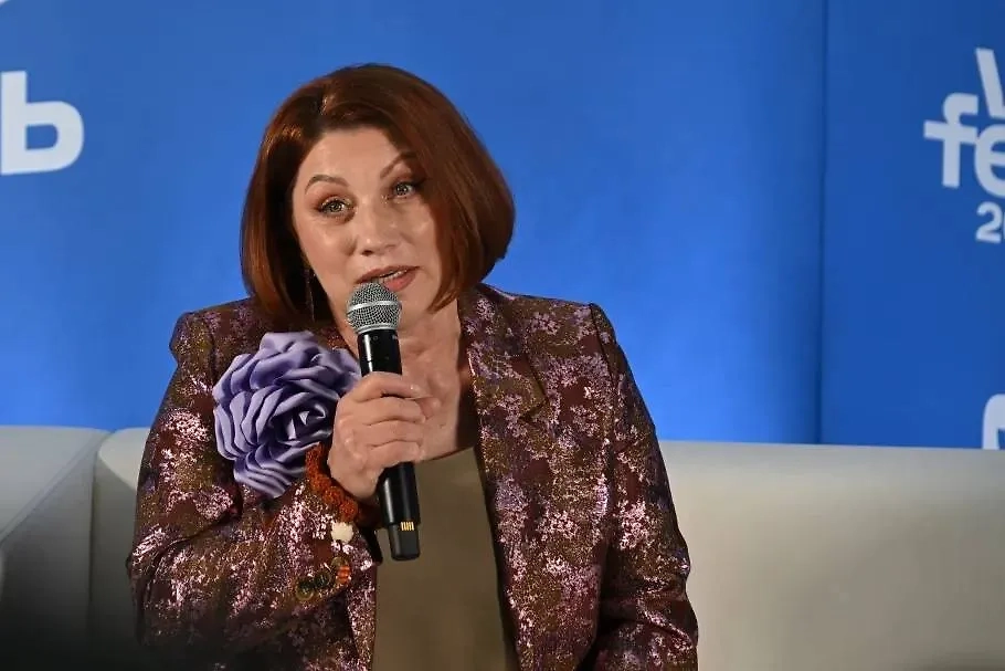 Роза Сябитова, вернее, Роза Рәиф кызы Сябитова, — бессменная соведущая программы «Давай поженимся». Фото © РИА «Новости» / Максим Богодвид