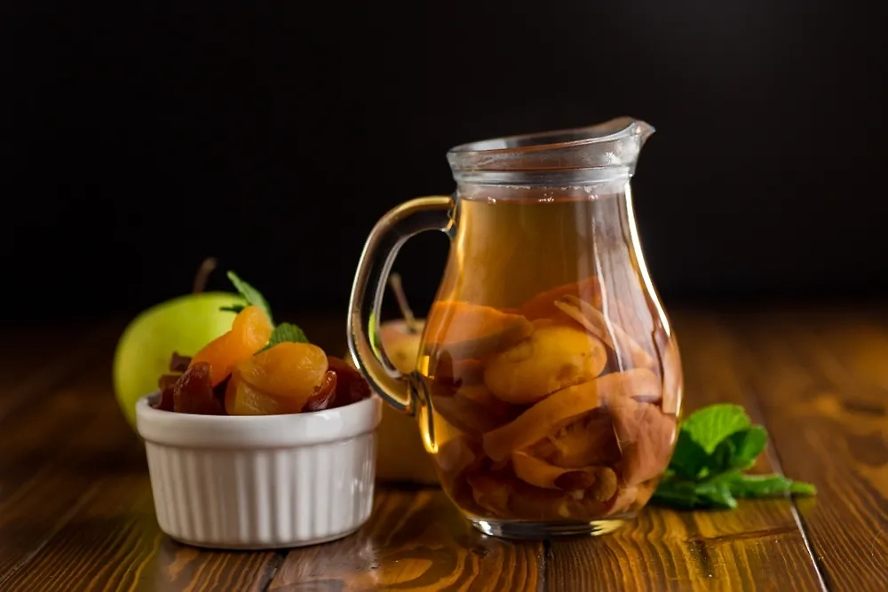 Компот из яблок и груш — рецепт. Фото © Shutterstock / FOTODOM / Peredniankina