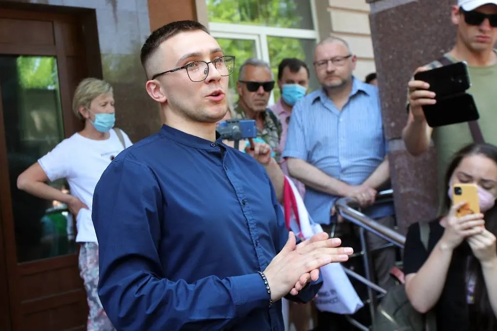 Боевик Стерненко, сжигавший людей в Одессе, теперь решает, быть ли переговорам с Россией. Фото © ТАСС / Zuma