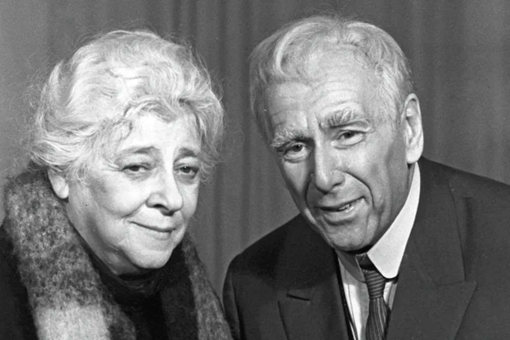 Фаина Раневская, несмотря на свою язвительность, была хорошим другом. На фото — с Ростиславом Пляттом. Фото © VK / РИА «Новости» / Вера Петрусова