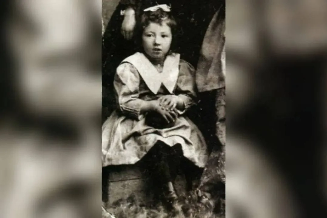 Фаина Раневская, урождённая Фанни Фельдман, в детстве. Фото © VK / ФАИНА РАНЕВСКАЯ