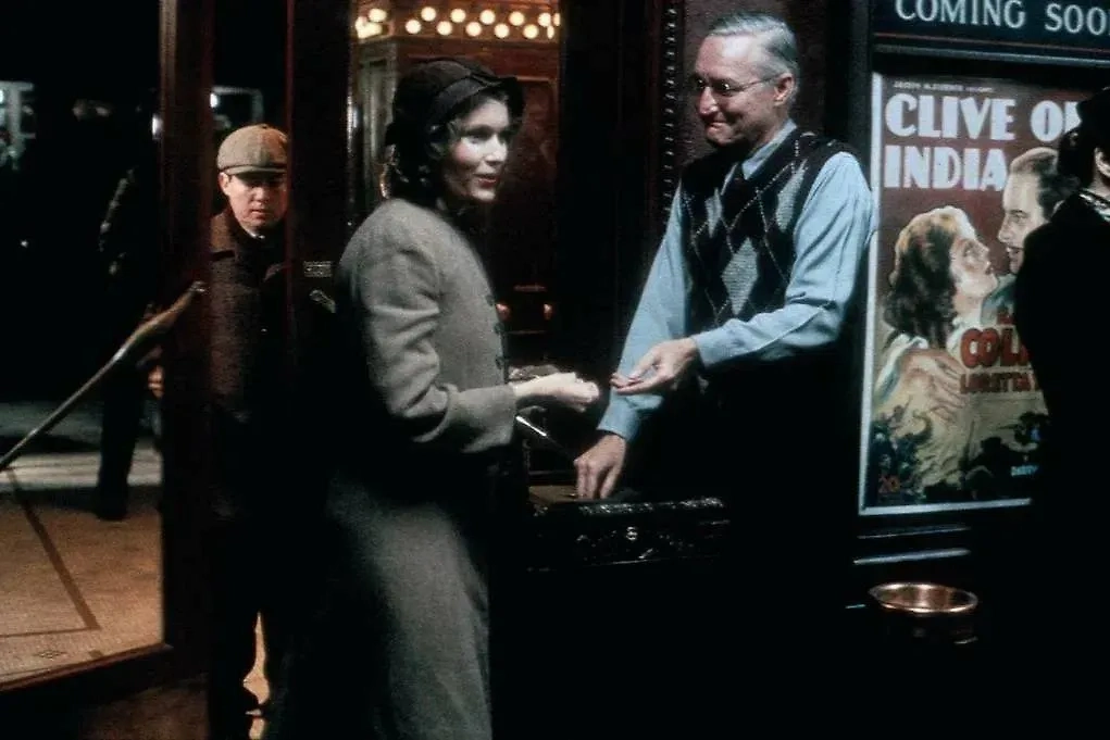 «Пурпурная роза Каира» — лучший фильм Вуди Аллена. Фото © Кадр из фильма «Пурпурная роза Каира», режиссёр Вуди Аллен / Kinopoisk