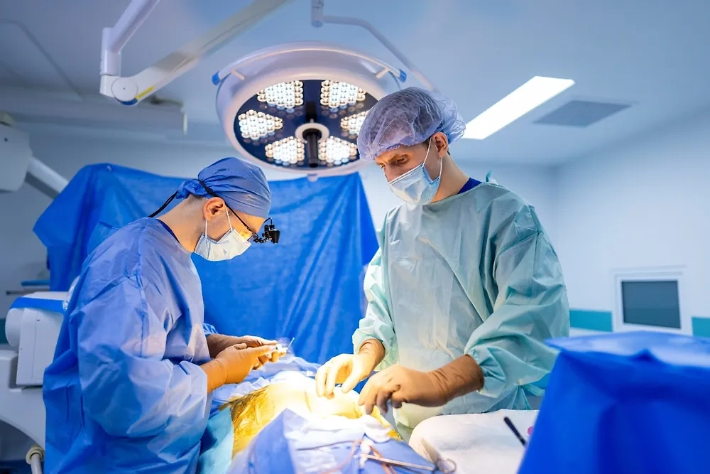 Хирурги могут расчитывать на зарплату от 200 тыс рублей. Фото © Shutterstock / FOTODOM / Pixel-Shot