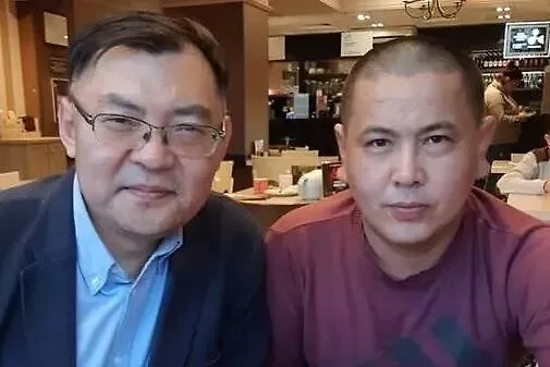 Тасболат Ибрашев (справа) и экс-депутат ГД Алдар Дамдинов. Фото © VK / Алдар Дамдинов