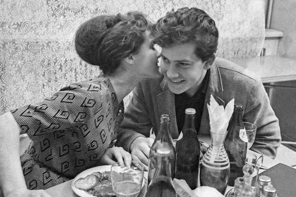 СССР стремился к укреплению семьи, но предоставил мужчинам и женщинам равные права в случае измены партнёра. Фото © ТАСС / Евзерихин Эммануил