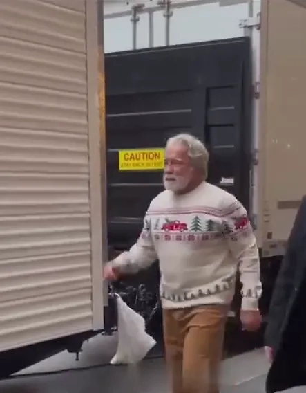 Арни стал похож на Санта-Клауса. Фото © Instagram (признан экстремистской организацией и запрещён на территории Российской Федерации) / inform_kavkaz