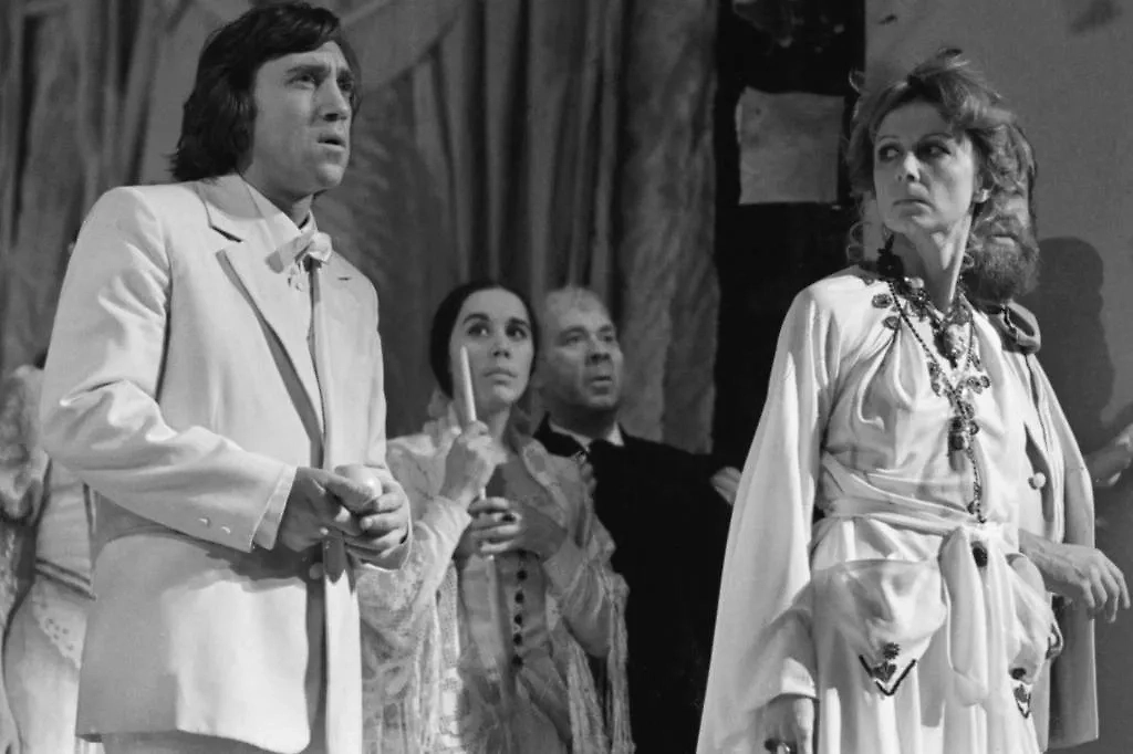 Если поэт не хочет, чтобы его аудитория задумалась, это не совсем поэт. Владимир Высоцкий был поэтом. Фото © ТАСС / Михаил Строков