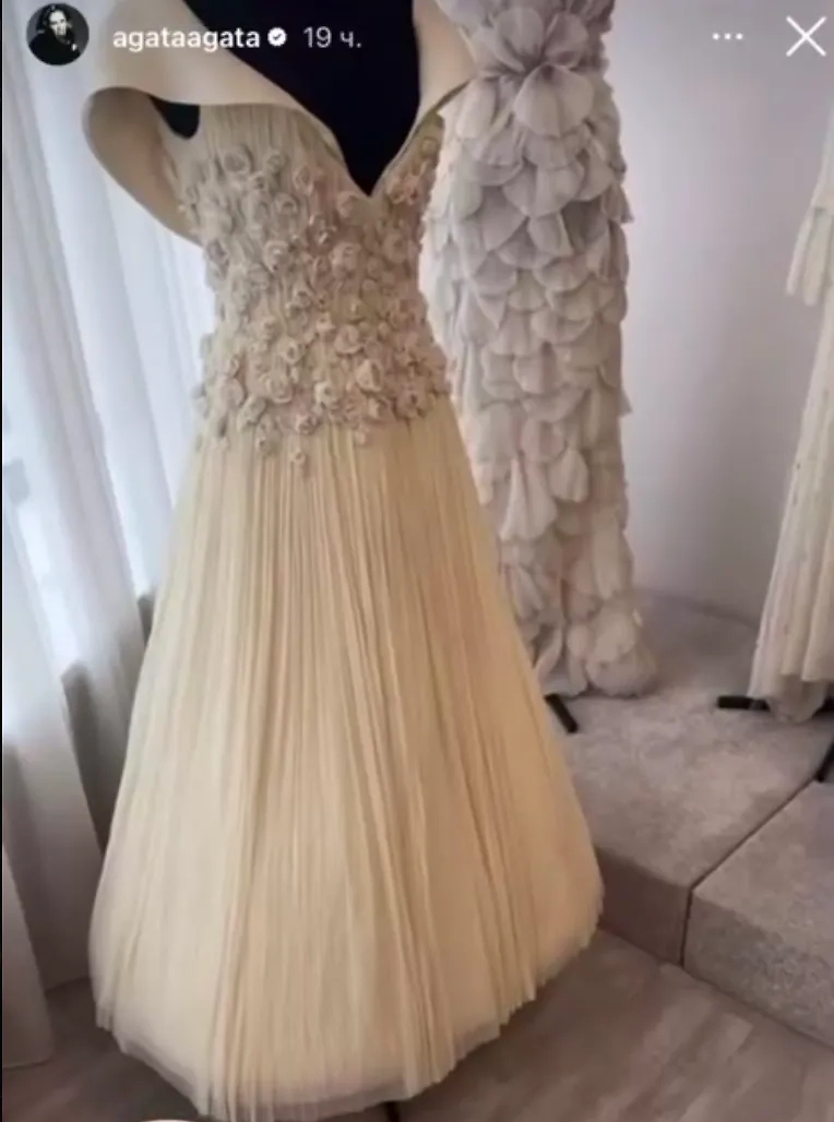 Беременная Муцениеце отправилась на поиски платья для свадьбы с Петром Дрангой. Фото © Instagram (признан экстремистской организацией и запрещён на территории Российской Федерации) / agataagata