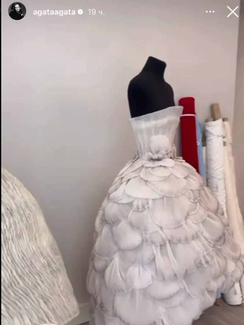 Беременная Муцениеце отправилась на поиски платья для свадьбы с Петром Дрангой. Фото © Instagram (признан экстремистской организацией и запрещён на территории Российской Федерации) / agataagata