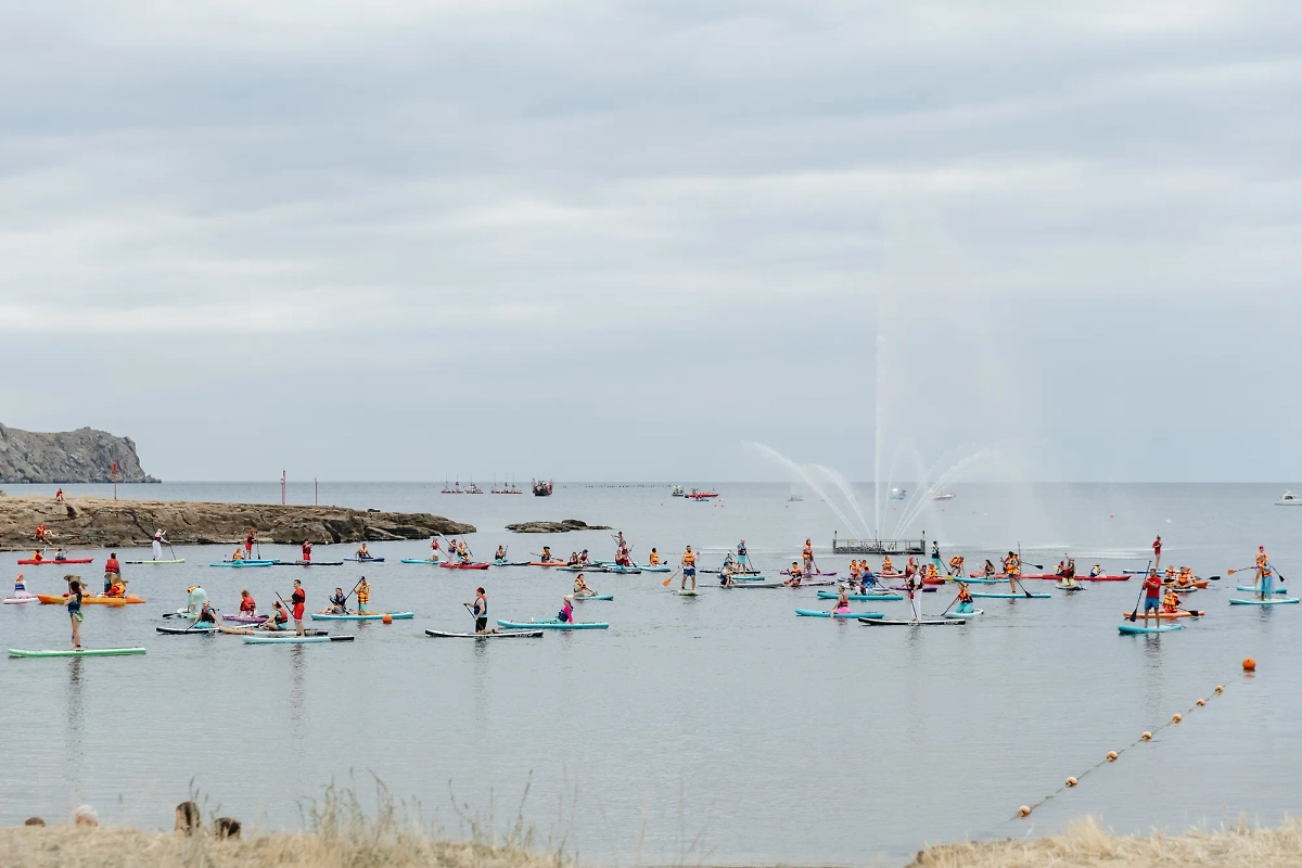 Водный карнавал фестиваля «Таврида.АРТ» в Чёрном море. Фото © Предоставлено Life.ru