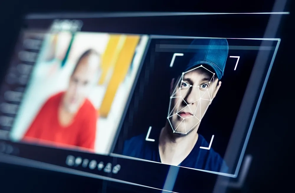 Как мошенники могут похитить ваши фото и что делать. Фото © Shutterstock / FOTODOM / Tero Vesalainen