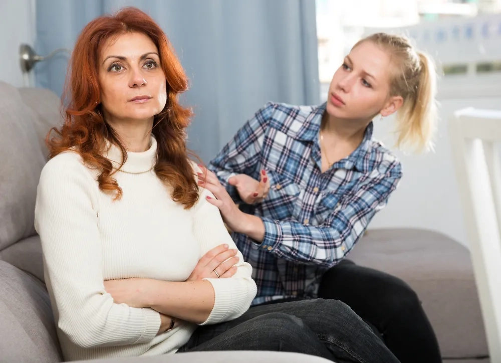 Как токсичные матери ломают психику дочерей опасными фразами. Фото © Shutterstock / FOTODOM / BearFotos