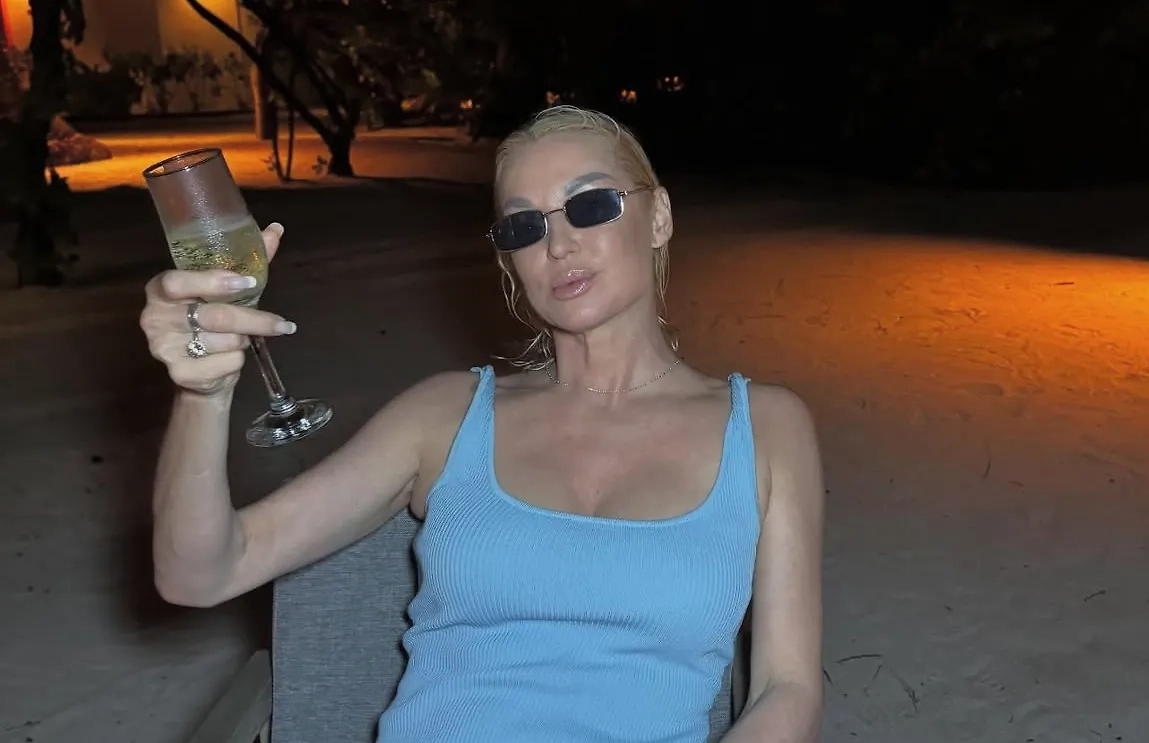 Анастасию Волочкову давно подозревают в тяге к спиртному. Фото © Instagram (признан экстремистской организацией и запрещён на территории Российской Федерации) / volochkova_art