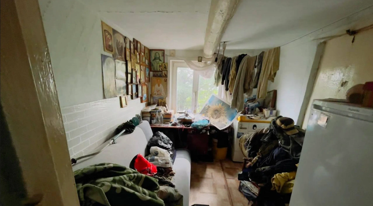 Кадры из квартиры задержанного. Фото © Telegram / Прокуратура Красноярского края