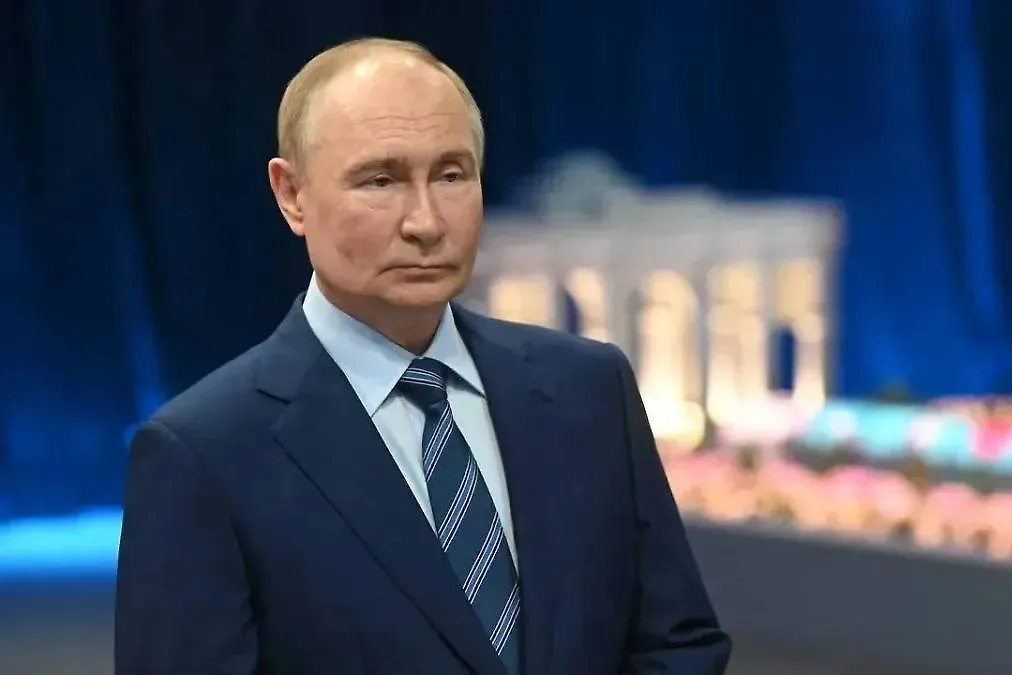 Просидеть несколько часов в другой комнате, пока вас ждут? Легко! Фото © Life.ru