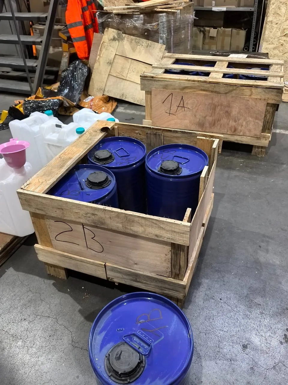 Изъятый нелегальный груз в Ленинградской области. Фото © Telegram / ФТС России | ProТаможню