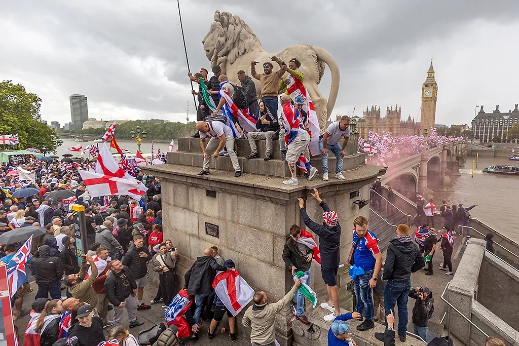 Почему в протестах в Великобритании увидели след Илона Маска. Фото © ТАСС / Zuma