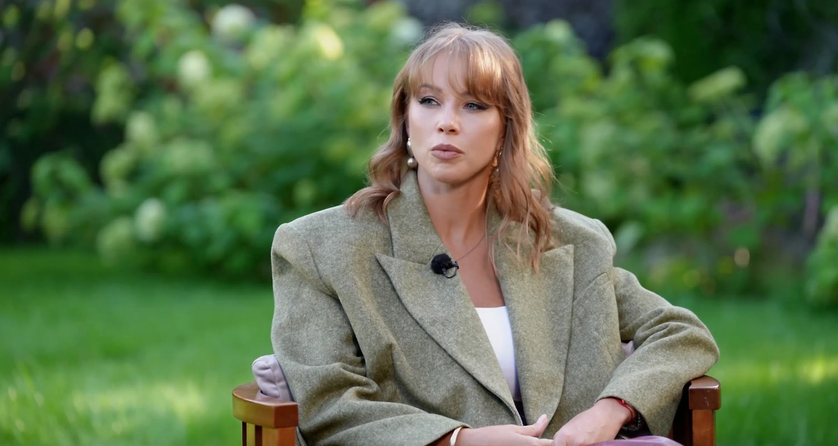 Дибров — развод. Когда пошли первые слухи о расставании Дибровых, Полина стала всё отрицать. Фото © VK / FAMETIME