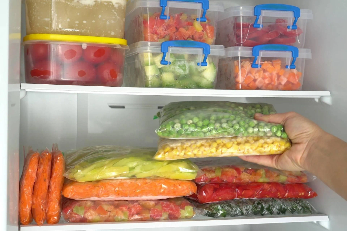 Заморозка овощей на зиму — как лучше сделать и что такое бланширование. Сколько бланшировать? Фото © Shutterstock / FOTODOM / Fevziie