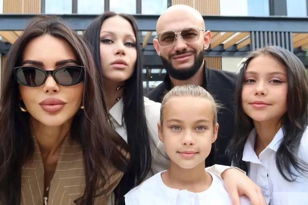 У рэп-исполнителя Джигана и модели Оксаны Самойловой четверо детей. Фото © Instagram (признан экстремистской организацией и запрещён на территории Российской Федерации) / iamgeegun