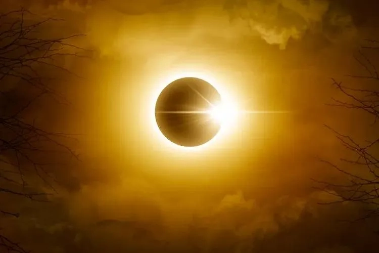 Затмения в сентябре 2025: как они повлияют на экономику России. Фото © Shutterstock / FOTODOM / Gergitek